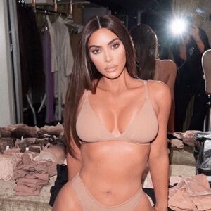 NWT Skims‎ Everybody Triangle Bralette CLAY Bra  Nude Beige Size XS